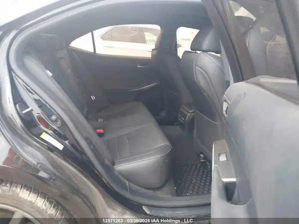 JTHC81D23K5033909 2019 LEXUS IS - Image 8