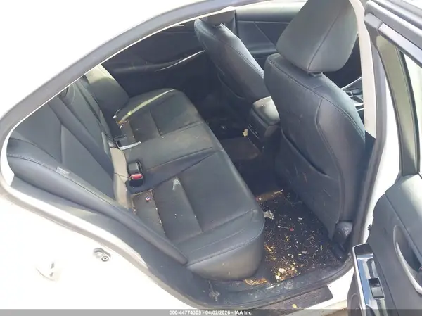 JTHC81D23K5039225 2019 LEXUS IS - Image 8