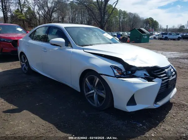 JTHC81D23K5040018 2019 LEXUS IS - Image 1