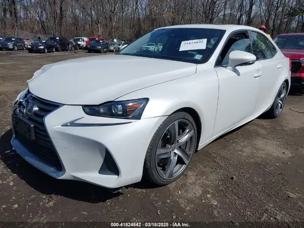 JTHC81D23K5040018 2019 LEXUS IS - Image 2