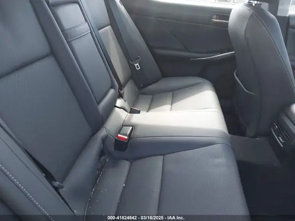 JTHC81D23K5040018 2019 LEXUS IS - Image 8