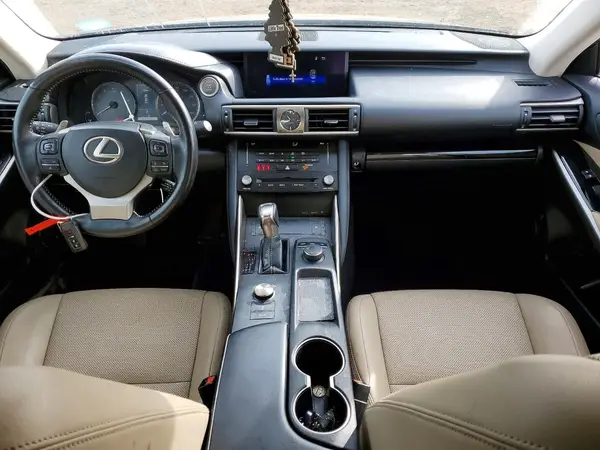 JTHC81D24J5025932 2018 LEXUS IS - Image 8