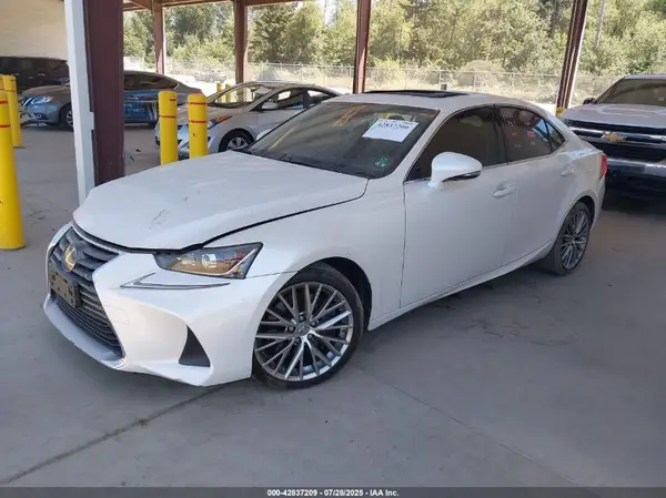 JTHC81D24J5028491 2018 LEXUS IS - Image 2