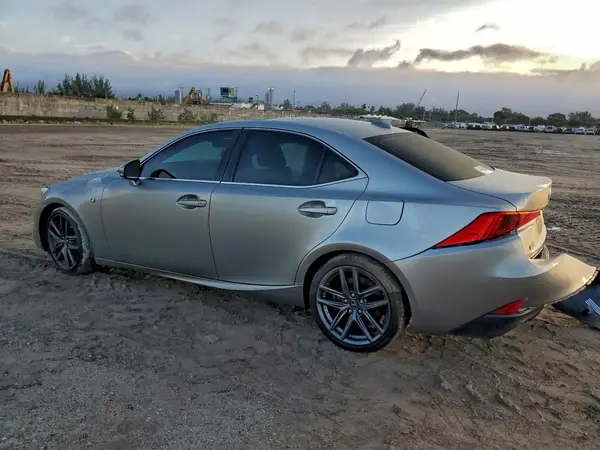 JTHC81D24J5029799 2018 LEXUS IS - Image 2