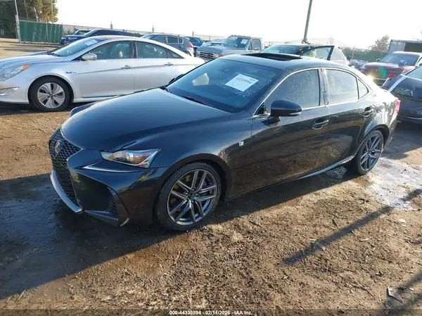 JTHC81D24J5032475 2018 LEXUS IS - Image 2