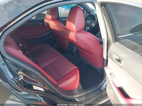JTHC81D24J5032475 2018 LEXUS IS - Image 8