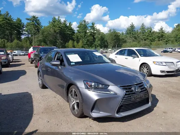 JTHC81D24J5033612 2018 LEXUS IS - Image 1