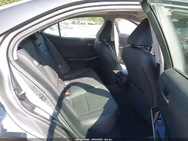 JTHC81D24J5033612 2018 LEXUS IS - Image 8