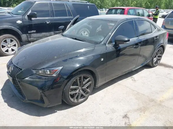 JTHC81D24K5034731 2019 LEXUS IS - Image 2