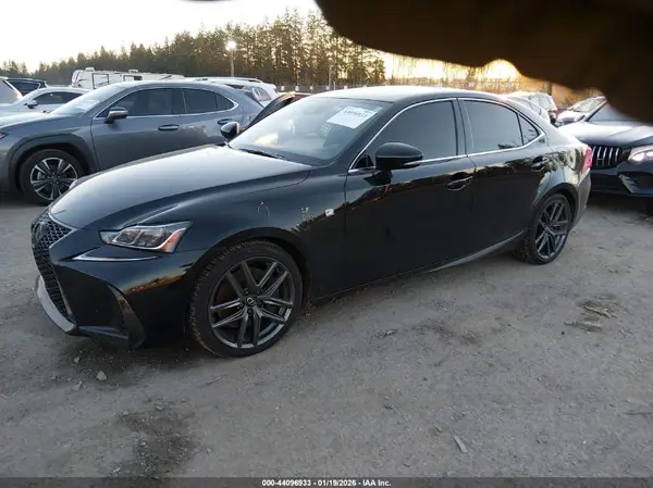 JTHC81D24K5037354 2019 LEXUS IS - Image 2