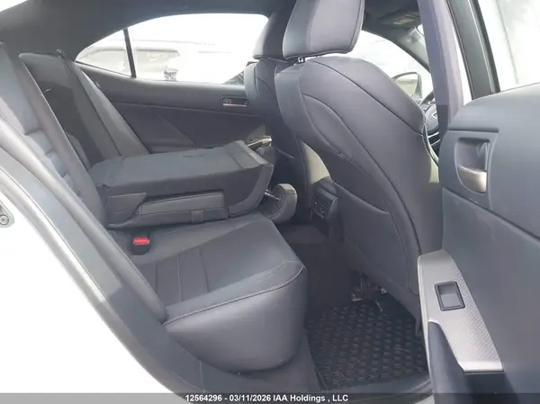 JTHC81D25J5029908 2018 LEXUS IS - Image 8