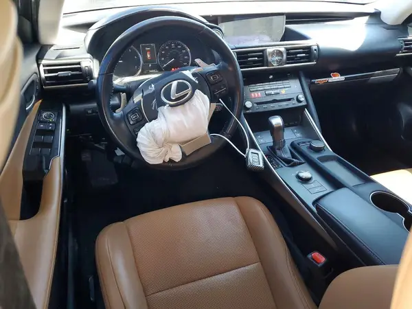JTHC81D25J5030007 2018 LEXUS IS - Image 8