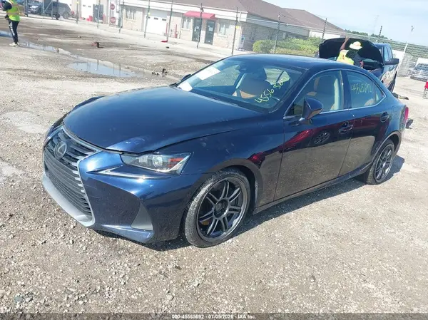JTHC81D25J5030475 2018 LEXUS IS - Image 2
