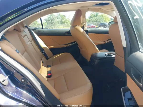 JTHC81D25J5030475 2018 LEXUS IS - Image 8