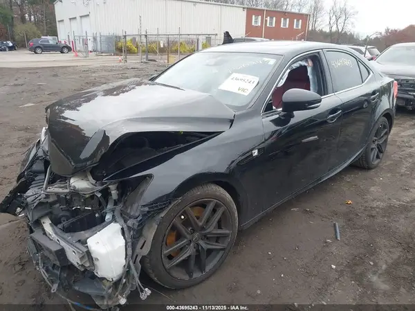 JTHC81D25J5031058 2018 LEXUS IS - Image 2