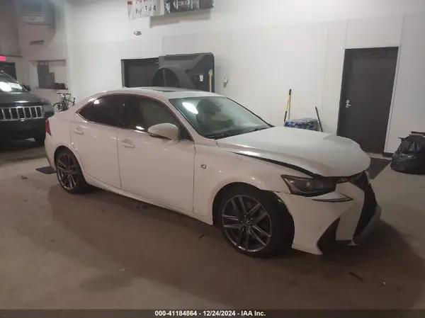 JTHC81D25J5031433 2018 LEXUS IS - Image 1