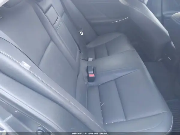 JTHC81D25J5032937 2018 LEXUS IS - Image 8