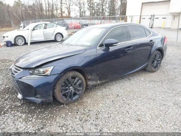 JTHC81D25J5033053 2018 LEXUS IS - Image 2