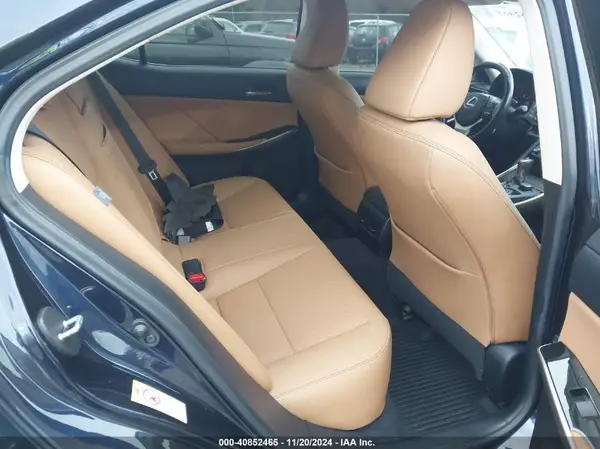 JTHC81D25J5033053 2018 LEXUS IS - Image 8
