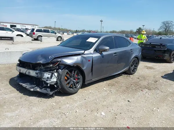 JTHC81D25K5034043 2019 LEXUS IS - Image 2