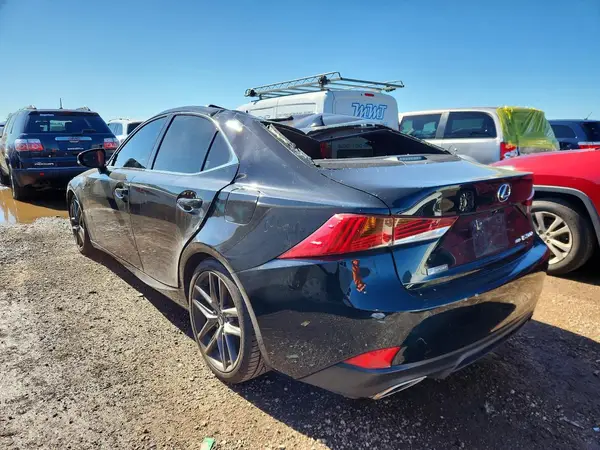 JTHC81D25K5036360 2019 LEXUS IS - Image 2