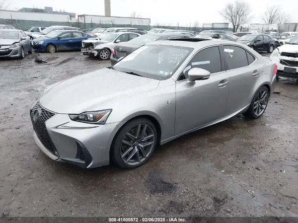 JTHC81D25K5036536 2019 LEXUS IS - Image 2