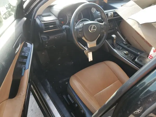 JTHC81D25K5038643 2019 LEXUS IS - Image 8