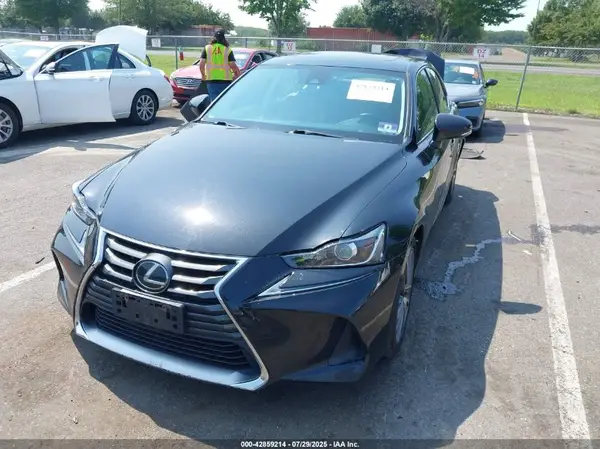 JTHC81D25K5038917 2019 LEXUS IS - Image 2