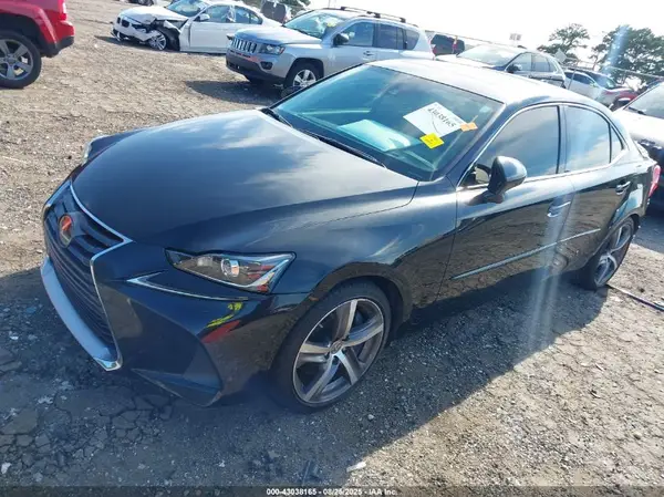 JTHC81D25K5038982 2019 LEXUS IS - Image 2