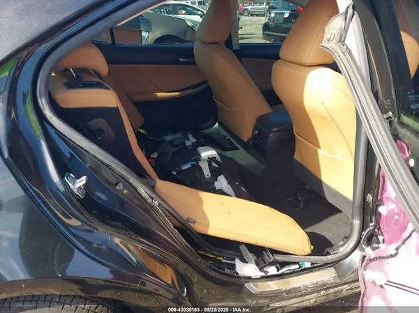 JTHC81D25K5038982 2019 LEXUS IS - Image 8