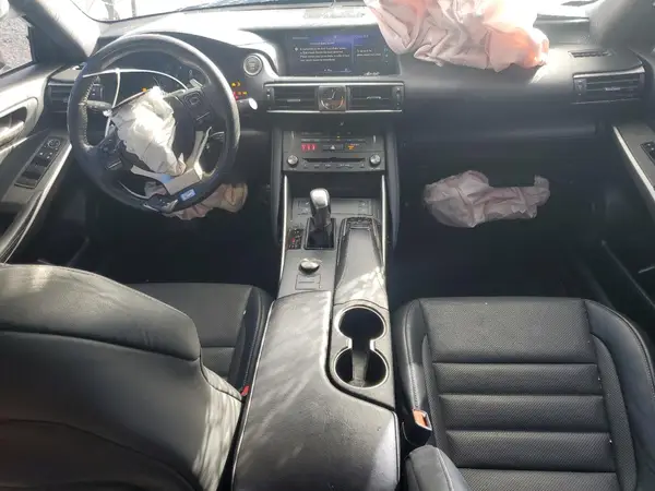 JTHC81D25K5039579 2019 LEXUS IS - Image 8