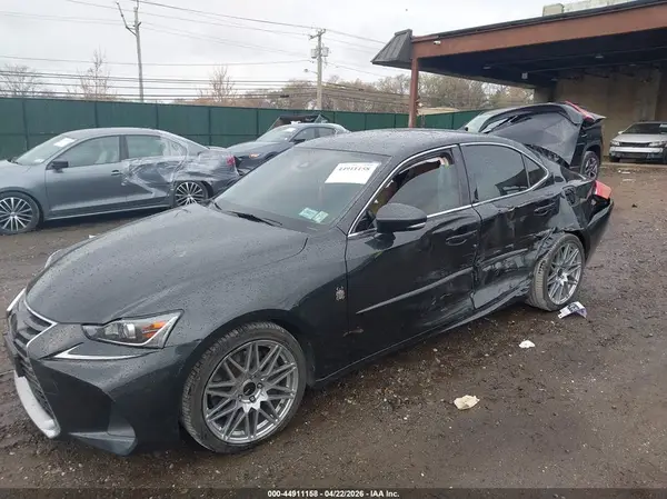 JTHC81D25K5040277 2019 LEXUS IS - Image 2