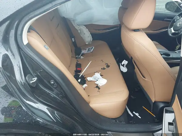JTHC81D25K5040277 2019 LEXUS IS - Image 8