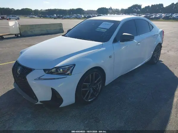 JTHC81D26J5031103 2018 LEXUS IS - Image 2