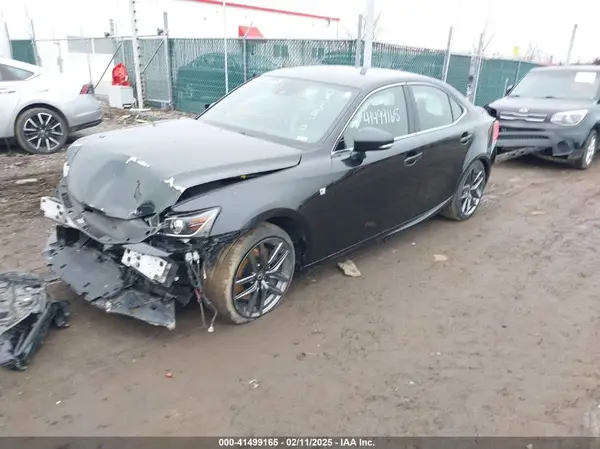 JTHC81D26K5033919 2019 LEXUS IS - Image 2