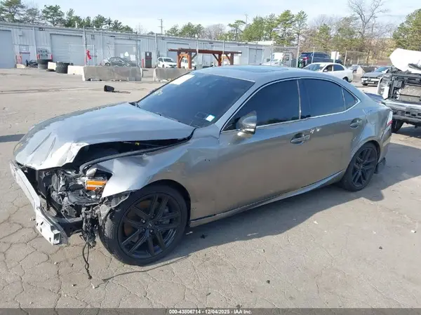 JTHC81D26K5039316 2019 LEXUS IS - Image 2