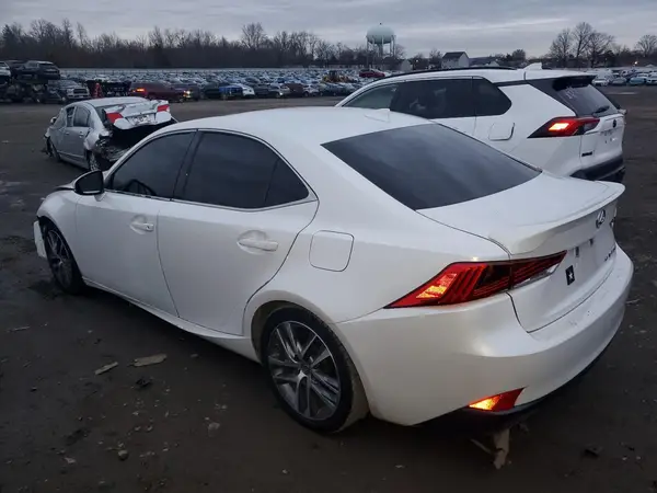 JTHC81D27J5026170 2018 LEXUS IS - Image 2
