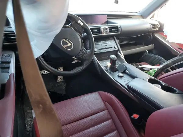 JTHC81D27J5029389 2018 LEXUS IS - Image 8