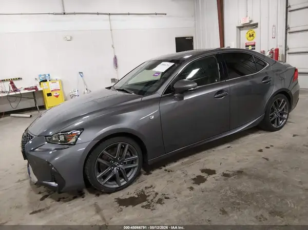 JTHC81D27J5029697 2018 LEXUS IS - Image 2