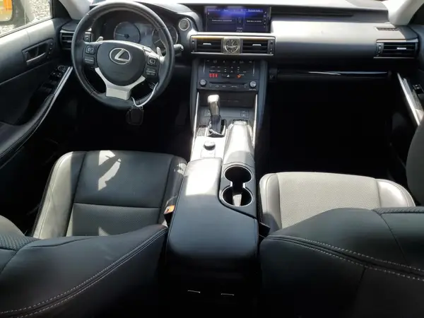JTHC81D27J5030249 2018 LEXUS IS - Image 8