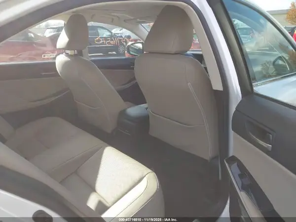 JTHC81D27K5034089 2019 LEXUS IS - Image 8