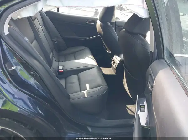 JTHC81D27K5037140 2019 LEXUS IS - Image 8