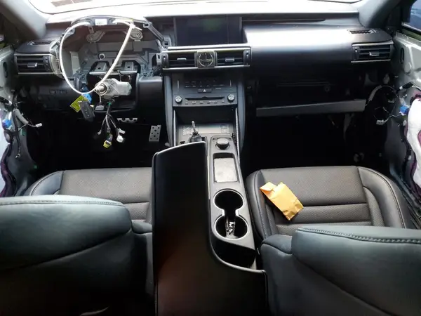 JTHC81D27K5038160 2019 LEXUS IS - Image 8
