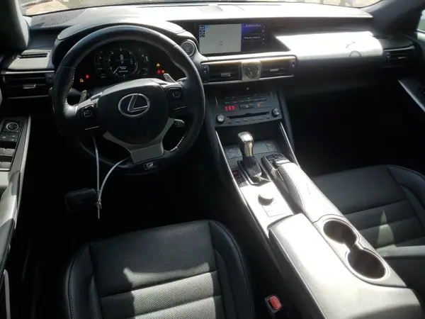 JTHC81D27K5039163 2019 LEXUS IS - Image 8