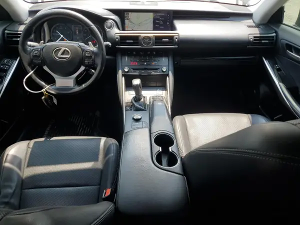 JTHC81D28J5027800 2018 LEXUS IS - Image 8