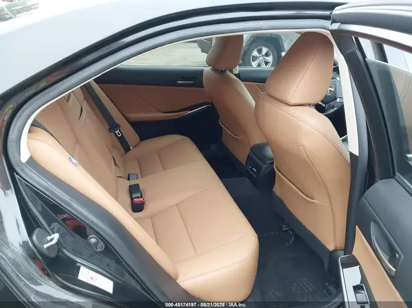 JTHC81D28J5028283 2018 LEXUS IS - Image 8