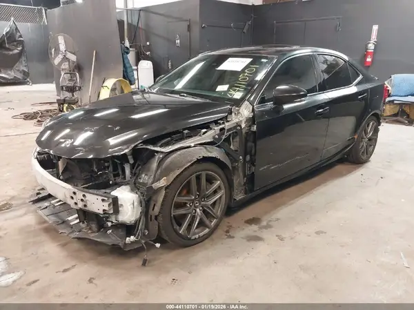 JTHC81D28J5030938 2018 LEXUS IS - Image 2