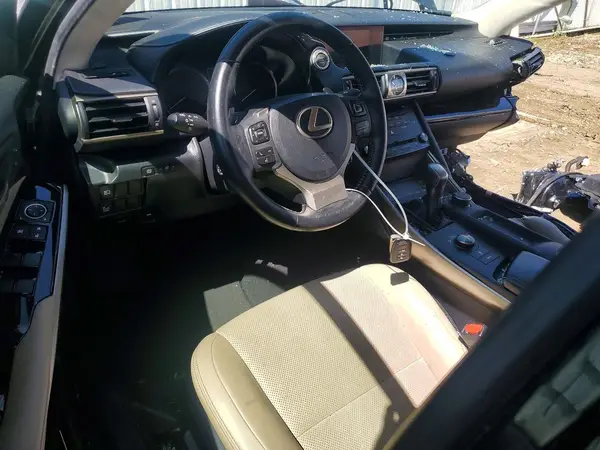 JTHC81D28J5033841 2018 LEXUS IS - Image 8