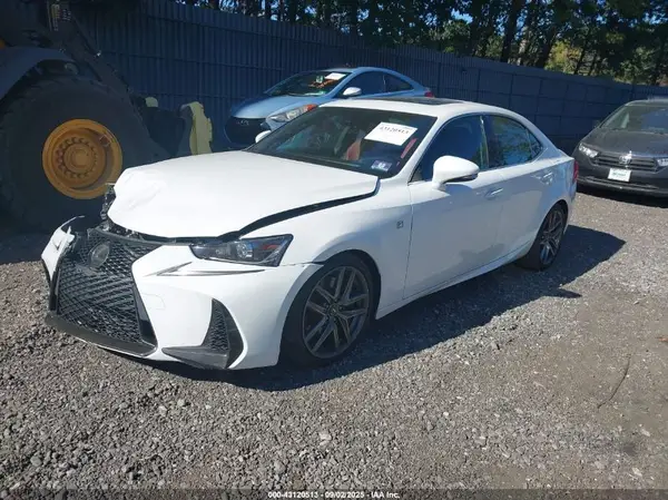 JTHC81D28K5037647 2019 LEXUS IS - Image 2