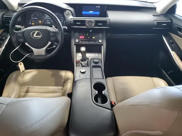 JTHC81D29J5026378 2018 LEXUS IS - Image 8